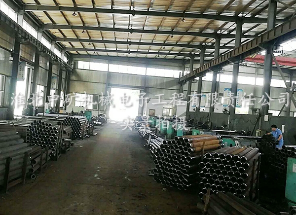 生產(chǎn)車間.車床.27SiMn無(wú)縫調(diào)質(zhì)鋼管庫(kù)存